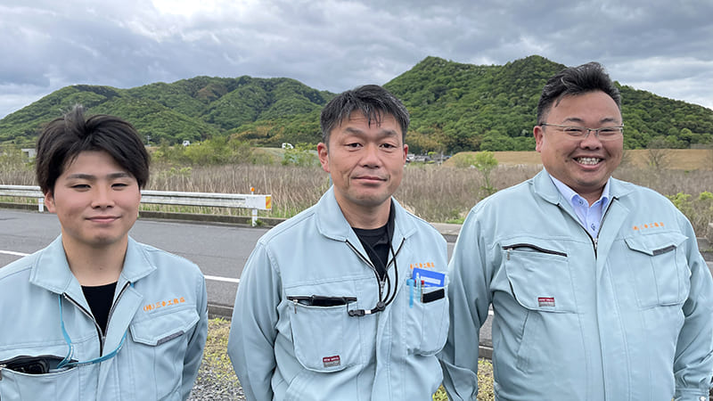 横山監理技術者、竹本現場代理人、難波さんの写真